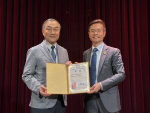 中市不動產估價師公會理事長連任及授證典禮_黃副市長：秉持專業為社會服務